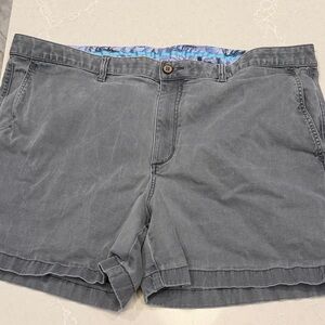 Tommy Bahama 6” inseam Men’s grey Casual Shorts